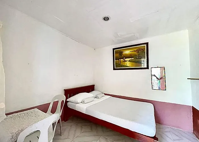 Oyo 899 Merie Diz Sunrise Hotel Oslob